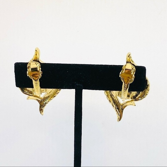 Trifari TM Clip Ons Earrings Faux Pearls 80s 90s - Picture 2 of 11